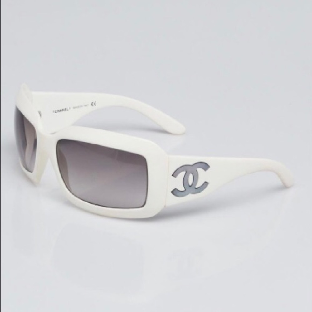 CHANEL White Sunglasses with Mother of Pearl inlay Size: OS